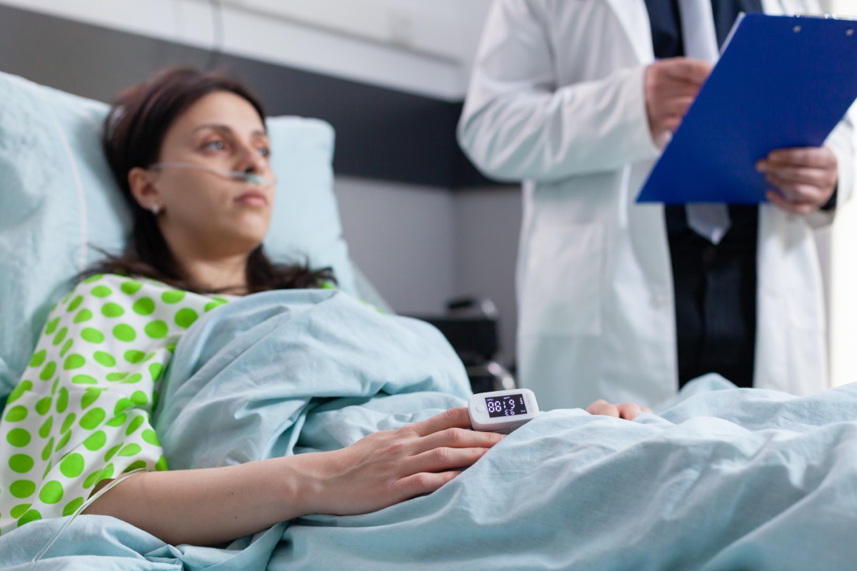 Medizinisches Gerät in einer Dialyseklinik – Symbolbild für Dialyse im Urlaub